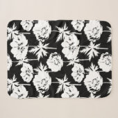 Weiße Blume auf schwarz. Sherpadecke (Vorderseite (Horizontal))