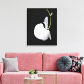 Weiße Blume auf schwarz ummantelte Leinwand (Insitu (Wohnzimmer))