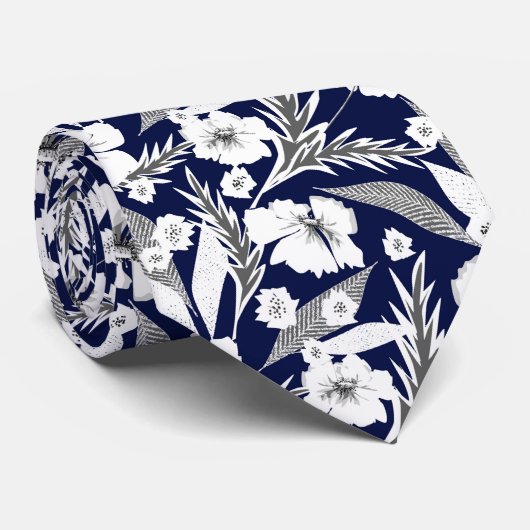 Weiße Blume, blau und weiß. Krawatte (Gerollt)