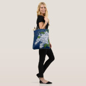 Weiße Blume, blumenreich Tasche (Am Model)