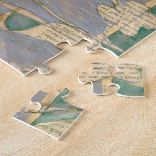 Weiße Blume im Zeitungspapier-Hintergrund Puzzle (Seite)