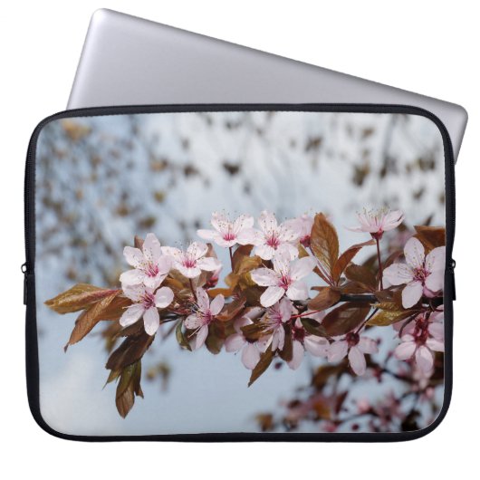 Weiße Blume Kirsche im Frühjahrsgarten Laptopschutzhülle (Vorderseite)