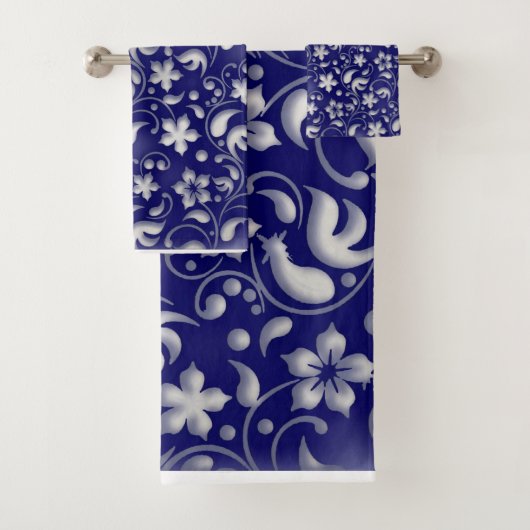 Weiße Blume mit blauem Hintergrund Badhandtuch Set (Insitu)