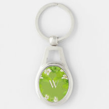 Weiße Blume mit Monogramm
