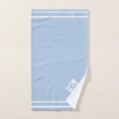 Weiße Blume, Monogramm und Streifen auf Hellblau Badhandtuch Set (Handtuch)
