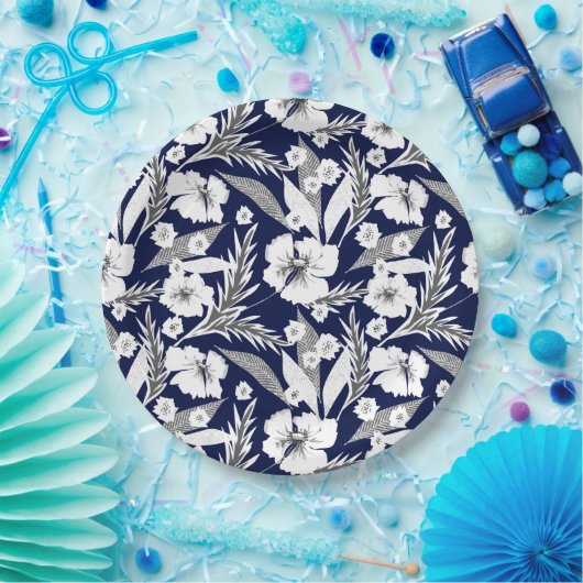 Weiße Blume. Pappteller (Party)