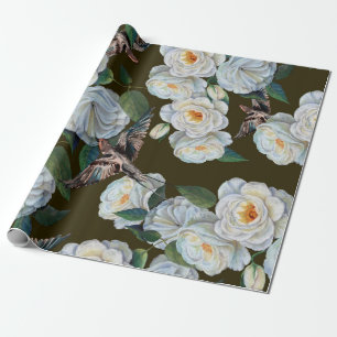 Weiße Blume Rose mit Blätter, die in Pastellfarb Geschenkpapier