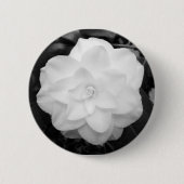 Weiße Blume. (Schwarzweiss) Button (Vorderseite)