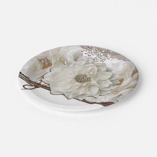 Weiße Blume und Birken Rustikales Glam Brautparty Pappteller (Schrägansicht)