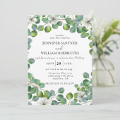 Weiße Blume und Eukalyptus Wedding Einladung (Stehend Vorderseite)