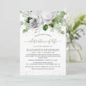 Weiße Blume und Grüne Feier des Lebens Einladung (Stehend Vorderseite)