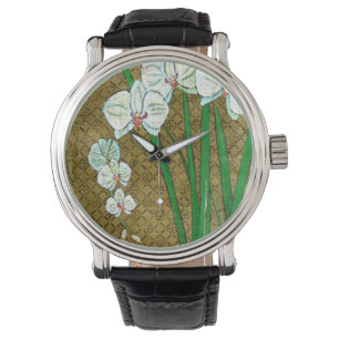 Weiße Blume und grüne Stiele an der braunen Grenze Armbanduhr