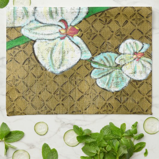 Weiße Blume und grüne Stiele an der braunen Grenze Geschirrtuch (Gefaltet)