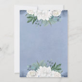 Weiße Blume und grüne Taufe Dusty Blue Einladung (Rückseite)