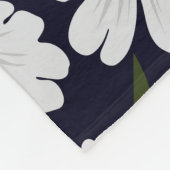 Weiße Blume: Vintages Muster. Fleecedecke (Ecke)