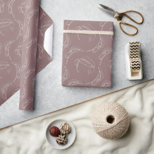 Weiße Blumen auf staubrosa Hochzeitsverpackungspap Geschenkpapier