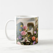 Weiße Blumen-Garten-Monogramm-Buchstabe F Kaffeetasse (Links)
