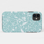Weiße BlumenDamasken über Aquamarin-blauem Hinterg Case-Mate iPhone Hülle (Rückseite (Horizontal))