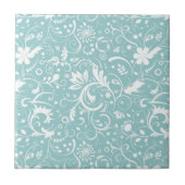 Weiße BlumenDamasken über Aquamarin-blauem Hinterg Fliese (Vorderseite)