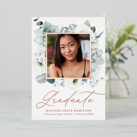 Weiße Blumengärten Abschluss Ankündigung (Stehend vorne)