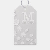 Weiße, blumengeprägte Namensinitialen personalisie Geschenkanhänger (Vorderseite)