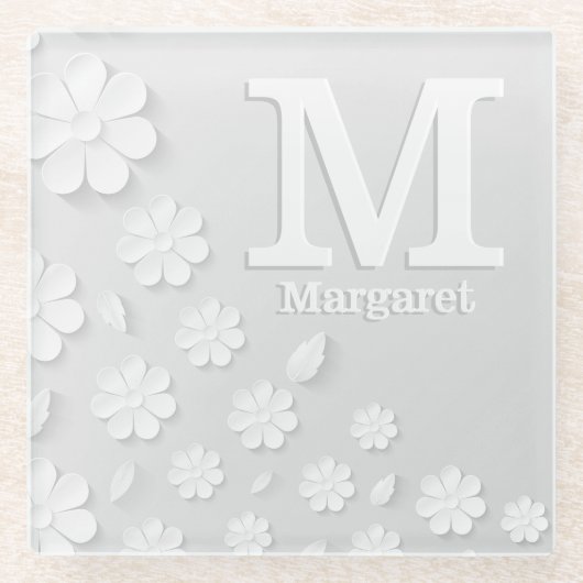 Weiße, blumengeprägte Namensinitialen personalisie Glasuntersetzer (Vorderseite)