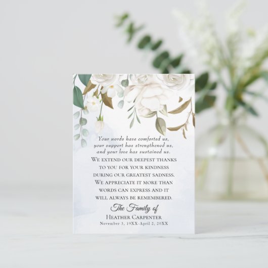 Weiße Blumengrün Gedeckte Beerdigung Danke Postkarte (Stehend Vorderseite)