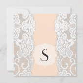 Weiße Blumenspitze auf Pachy Beige Einladung (Rückseite)