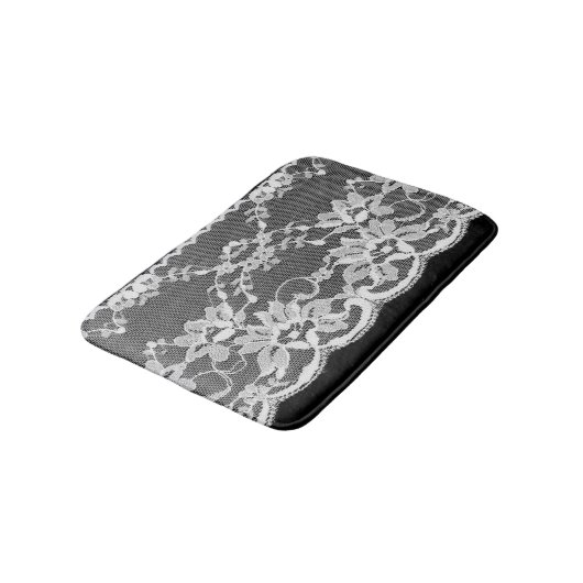 Weiße Blumenspitze: schwarzer Hintergrund. Badematte (Schrägansicht)