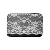 Weiße Blumenspitze: schwarzer Hintergrund. Badematte (Vorderseite)