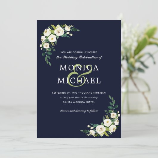 Weiße Blüte | Blue Floral Botanical Corner Wedding Einladung (Stehend Vorderseite)