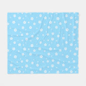 Weiße Blüten auf Baby Blue Pattern Fleecedecke (Vorderseite (Horizontal))