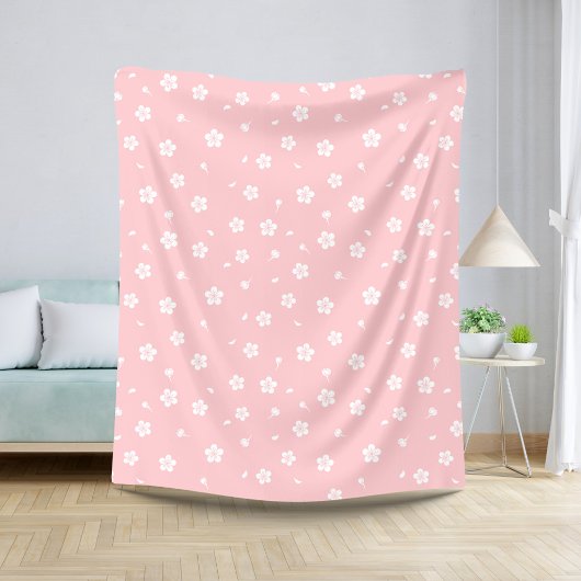 Weiße Blüten im Baby-Pink-Muster Sherpadecke