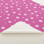 Weiße Blüten in Hot Pink Sherpadecke (3/4)