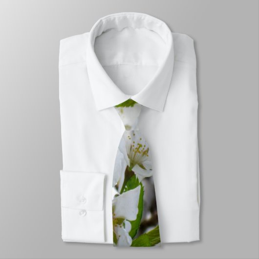 Weiße Blüten Krawatte (Gebunden)