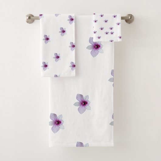 Weiße Blüten mit lila Mitte Geschenk Badhandtuch Set (Insitu)