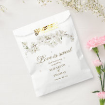 Weiße Blütenliebe ist süße Hochzeit