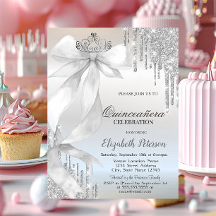 Weiße Bogenkrone Glittertropfen Silber Quinceañera Einladung