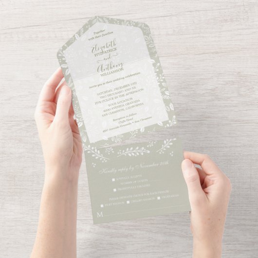 Weiße Botanicals auf blassgrüner Hochzeit All In One Einladung (Abreißen)