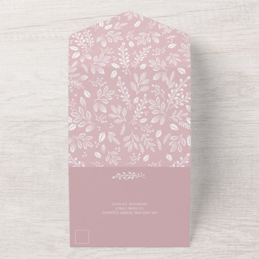 Weiße Botanicals auf Dusty Rose Wedding All In One Einladung (Außenbereich)