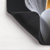 Weiße Calla-Lilie auf schwarz Mousepad (Ecke)