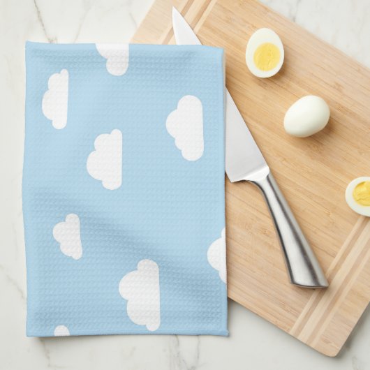 Weiße Cartoon-Wolken auf blauem Hintergrund-Muster Handtuch (Viertel Falte)