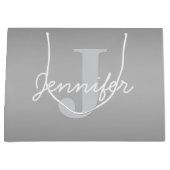 Weiße Cursive und Grau-Monogramm | Editierbare Far Große Geschenktüte (Vorderseite)