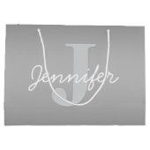 Weiße Cursive und Grau-Monogramm | Editierbare Far Große Geschenktüte (Rückseite)