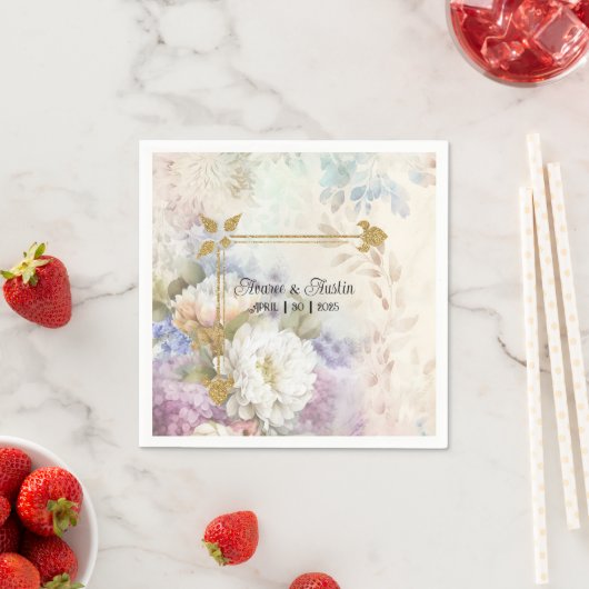 Weiße Dahlien mit Lila und blauen Akzenten Serviette (Beispiel)