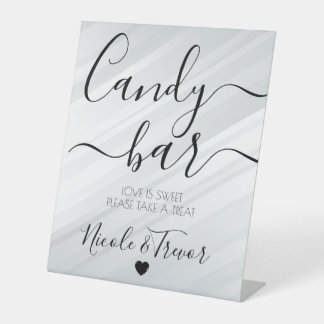 Weiße diagonale Linien Kalligrafie Candy Bar Sockelschild