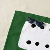 Weiße Dominosteine auf grün Personalisiert Strandtuch (Beispiel)