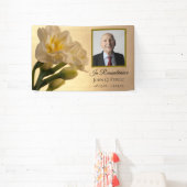 Weiße Doppel-Daffodilen Feier der Lebensbeerdigung Banner (InSitu)