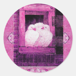 WEISSE DOVEN AM FENSTER Schwarzweiß Runder Aufkleber