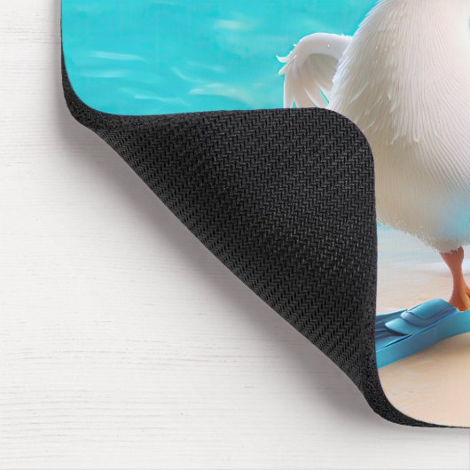 Weiße Dusche mit Flippern am Strand Mousepad (Ecke)